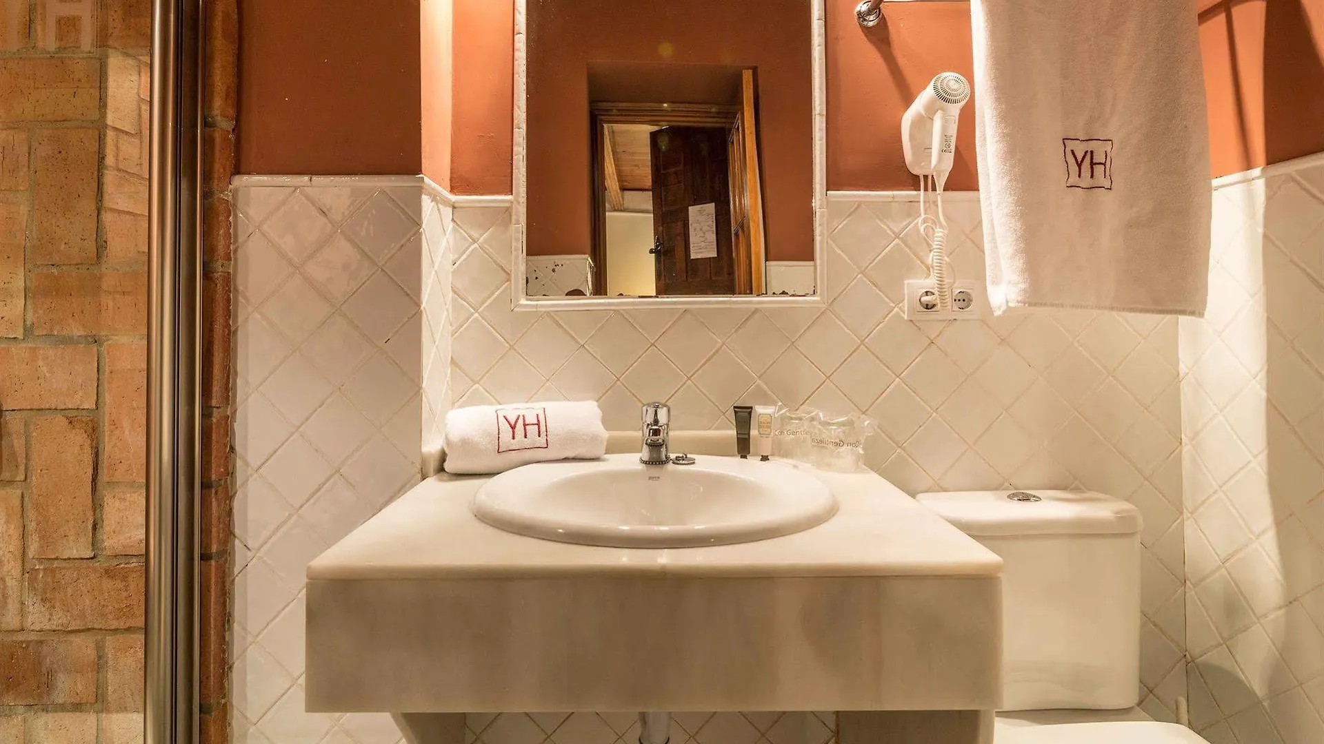 **  Nuea Giralda Hotel Seville Spain