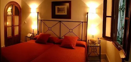 Nuea Giralda Hotel Sevilla 2*,