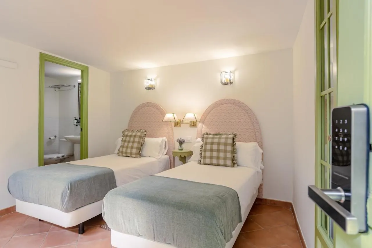Nuea Giralda Hotel Seville 2*,